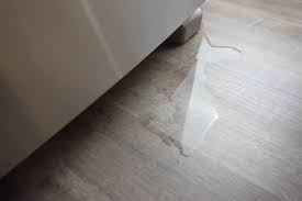  معالجة تسريب المياه أو الفريون